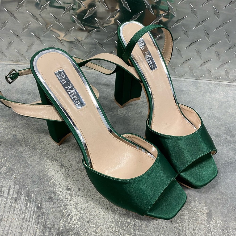 Green 🔥Trendy open toe heels